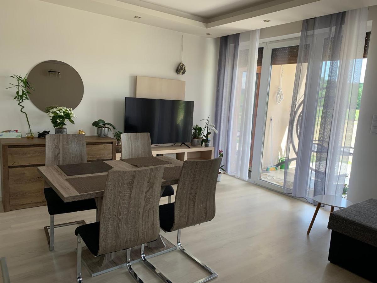 Appartement Orchidea Apartmanhaz *